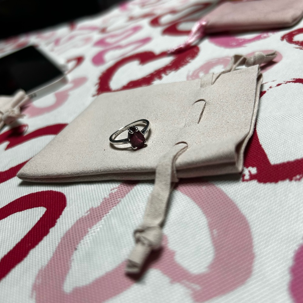 Garnet Teardrop Gemstone Ring - image 4